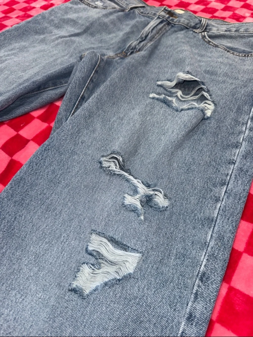 Levi's Women's Light Blue Distressed Straight Jeans - Picture 7 of 8